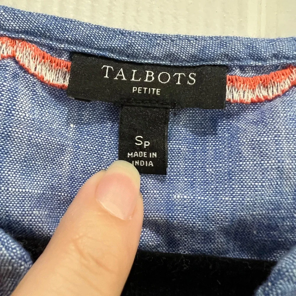Talbots petite embroidered floral pineapple top - Picture 6 of 9